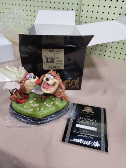 Goebel Looney Tunes Spotlight Collection Taz Tasmanian Devil "I Do?"