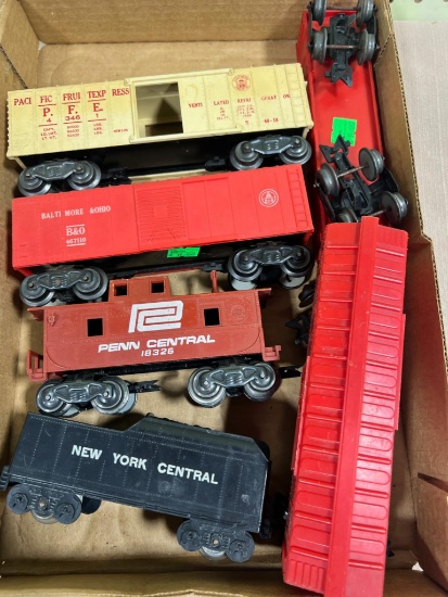 Train Lot of 6 O Gauge cars