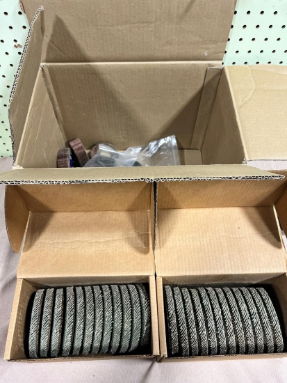 UNUSED Abrasive and flapper wheels, UNUSED, for 4 and 5 inch grinder