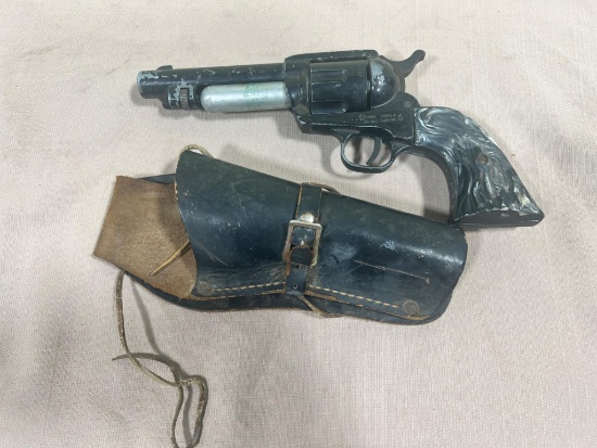 Crossman 1 S 22 caliber single action CO2 Revolver w/ holster