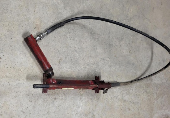 Steel Grip Portable 10,000 psi Portable Hydraulic Hand Pump Model #: RF-10