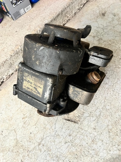 Briggs and Stratton Lawn Mower motor 3 HP has compression, not fully tested