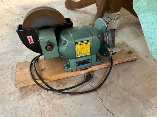 Bench Grinder Wet/ Dry 1/2 HP Central Machinery brand