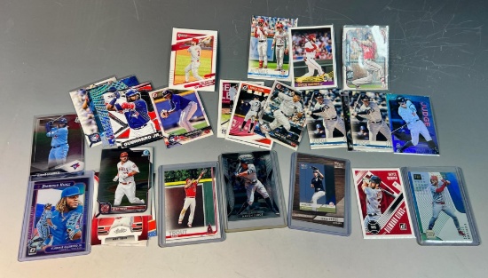Baseball lot of 28 cards including Judge, Harper, Trout, Guerrero Jr. great lot of current stars