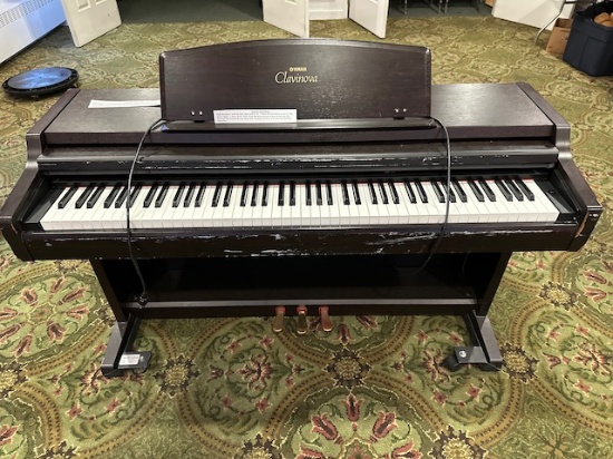 Yamaha Clavinova Keyboard, we are told that one key does not work