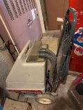 Advanced Machine Co. Carpet Cleaner Model 262-500, Powers on