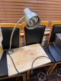 Carving Station w/ attached heat lamp, powers on