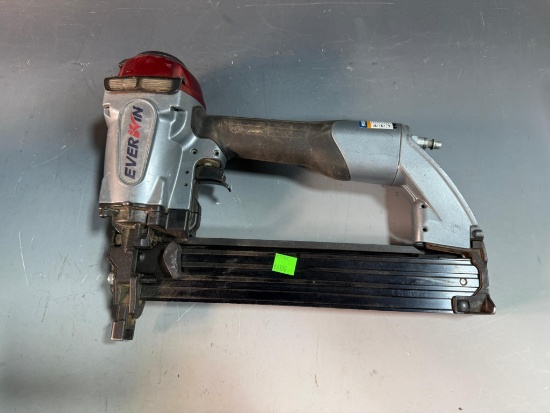 Everwin Pneumatic Stapler