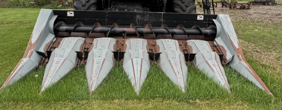 Model 630 Corn Head, COMBINE SELLS IN LOT 204