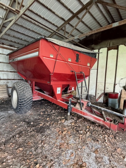 Brent 472 Grain Cart, Capacity 500 Bushels