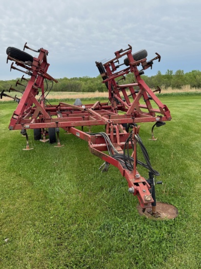 1991 Case field cultivator model 4800