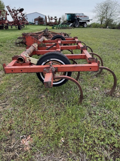 Krause 12' chisel plow