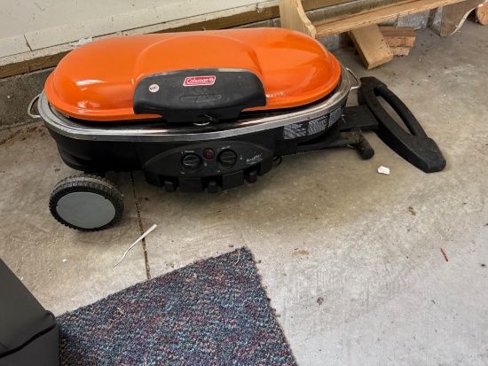 Coleman Camping Grill on wheels, foldup base