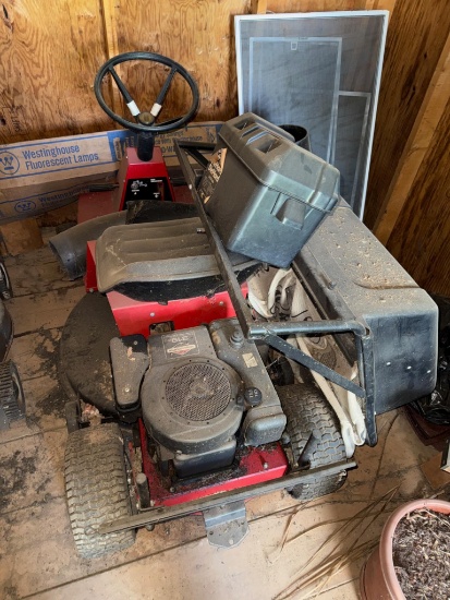 Small Riding Lawnmower, Tires are dry rotted, has not been started in years, UNKNOWN CONDITION