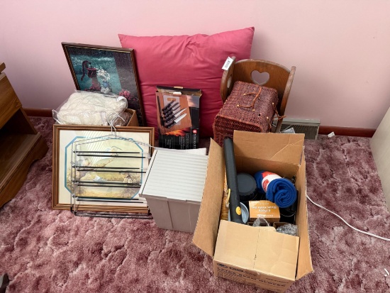 Throw Blankets, Pillow, knife set, decor +
