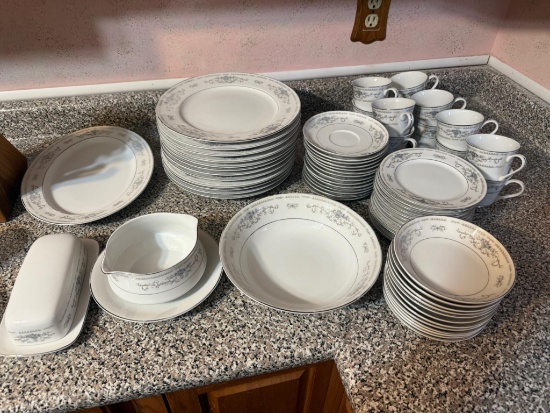 China Set 12 Piece setting Diana pattern