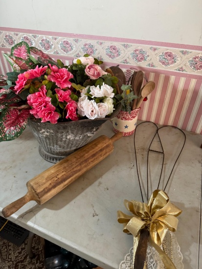 Kitchen Lot - Primitives + Ash Bucket