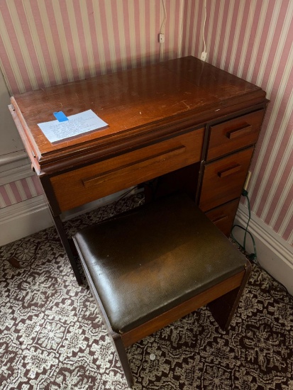 Singer Sewing Machine w/ Stool, see info below