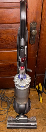 Dyson DC 40 Ball Upright Vacuum Cleaner, Bagless, HEPA Filtration