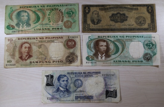 5- Philippine Peso Banknotes, 1, 5, 10 Pesos, sells times the money