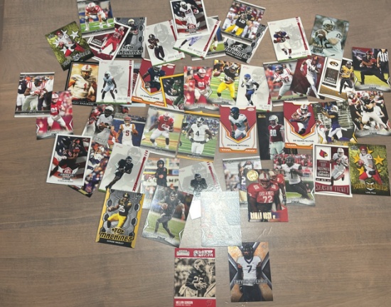 50 College Football Cards Including Melvin Gordon