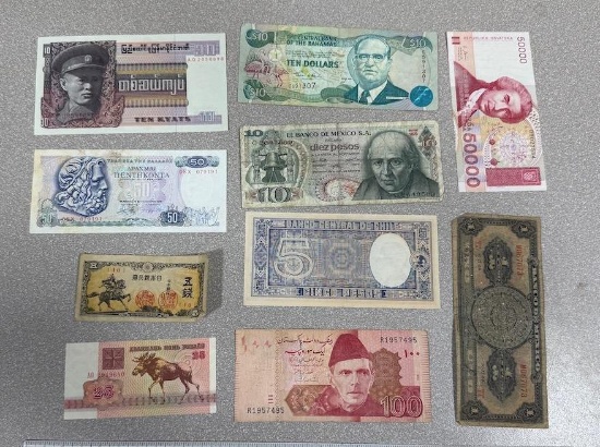 World Notes 10 in lot sells times the money
