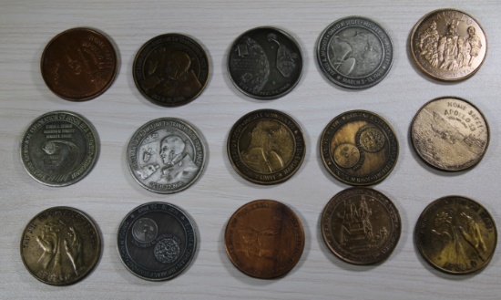 Apollo Space Missions Commemorative Coin Set, 15 Coins, Various Designs, sells times the money