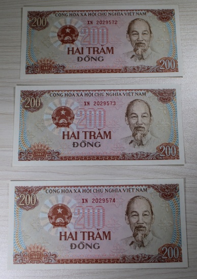 3- Vietnam 200 Dong Banknotes, w/ sequential serial numbers, sells times the money