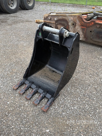 Caterpillar 24in Excavator Bucket