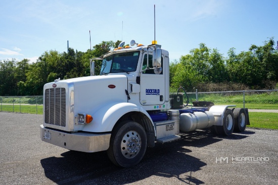 2015 Peterbilt 365 T/A Daycab Truck Tractor