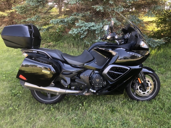 2016 TRIUMPH TROPHY SE 1200