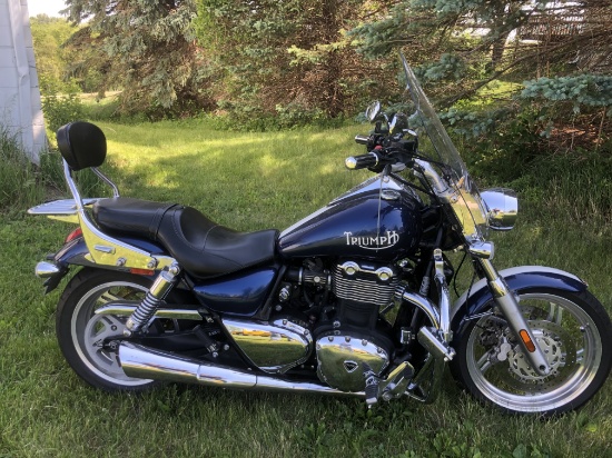 2010 TRIUMPH THUNDERBIRD