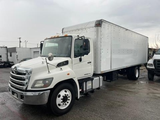 2015 Hino 338 Box Truck w/ Hydraulic Lift Gate