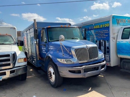 2010 International 4700 Durastar Bottle Delivery Truck