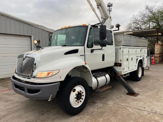 2009 International 4400 41+ Ft Bucket Truck