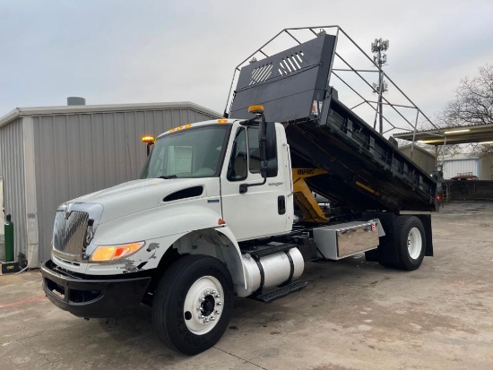 2011 International 4400 SBA 4x2 Dump Truck