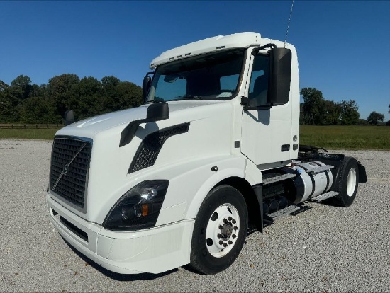 2017 VOLVO VNL42T300