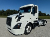 2017 VOLVO VNL42T300