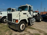 2014 MACK CHU 613 Tractor Semi Truck