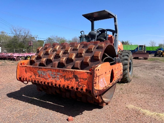 2011 HAMM 3410 P Vibratory Padfoot Roller (RUNS BUT SMOKES)