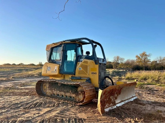 2022 John Deere 650K LGP Dozer w/ 6 Way Blade