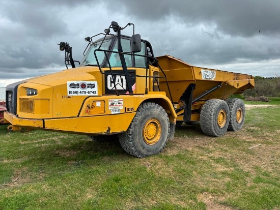 2015 CAT 725C Articulated Dump Truck
