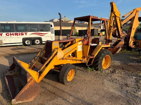 CASE 480E Backhoe