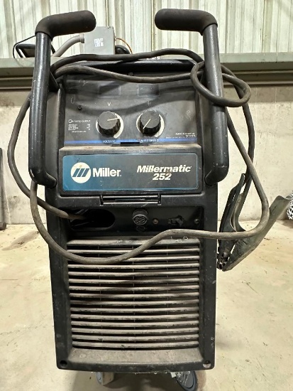 Miller Millermatic 252 Welder