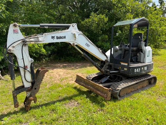 2019 Bobcat E42 Mini Excavator Push Blade & Hydro Thumb
