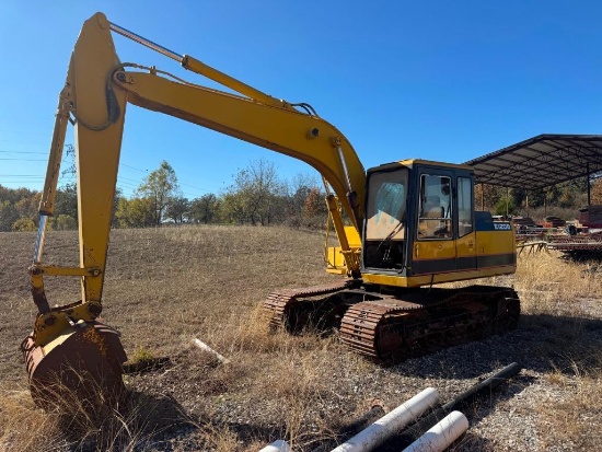 1992 CAT E120B Excavator