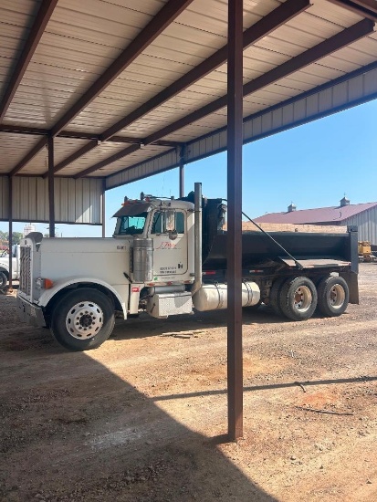 2004 Peterbilt 379 Dump Truck