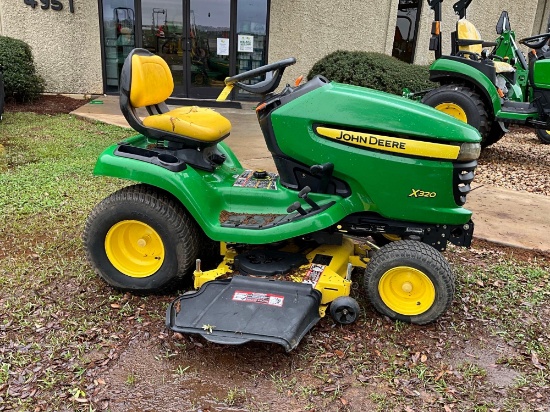 2008 John Deere X320 Lawn Tractor