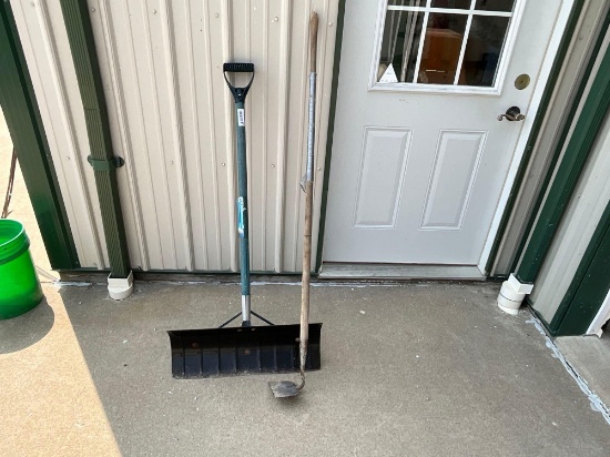 Snow shovel & garden hoe