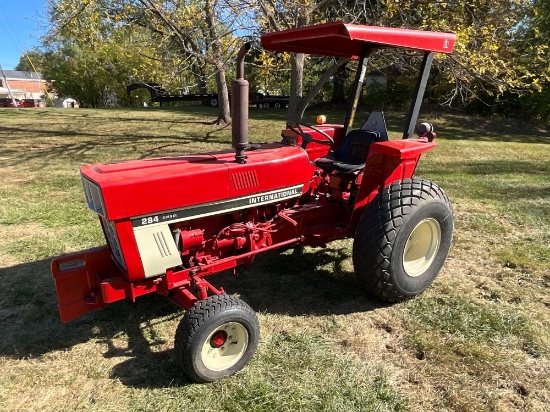 1984 International Harvester 284 2wd tractor